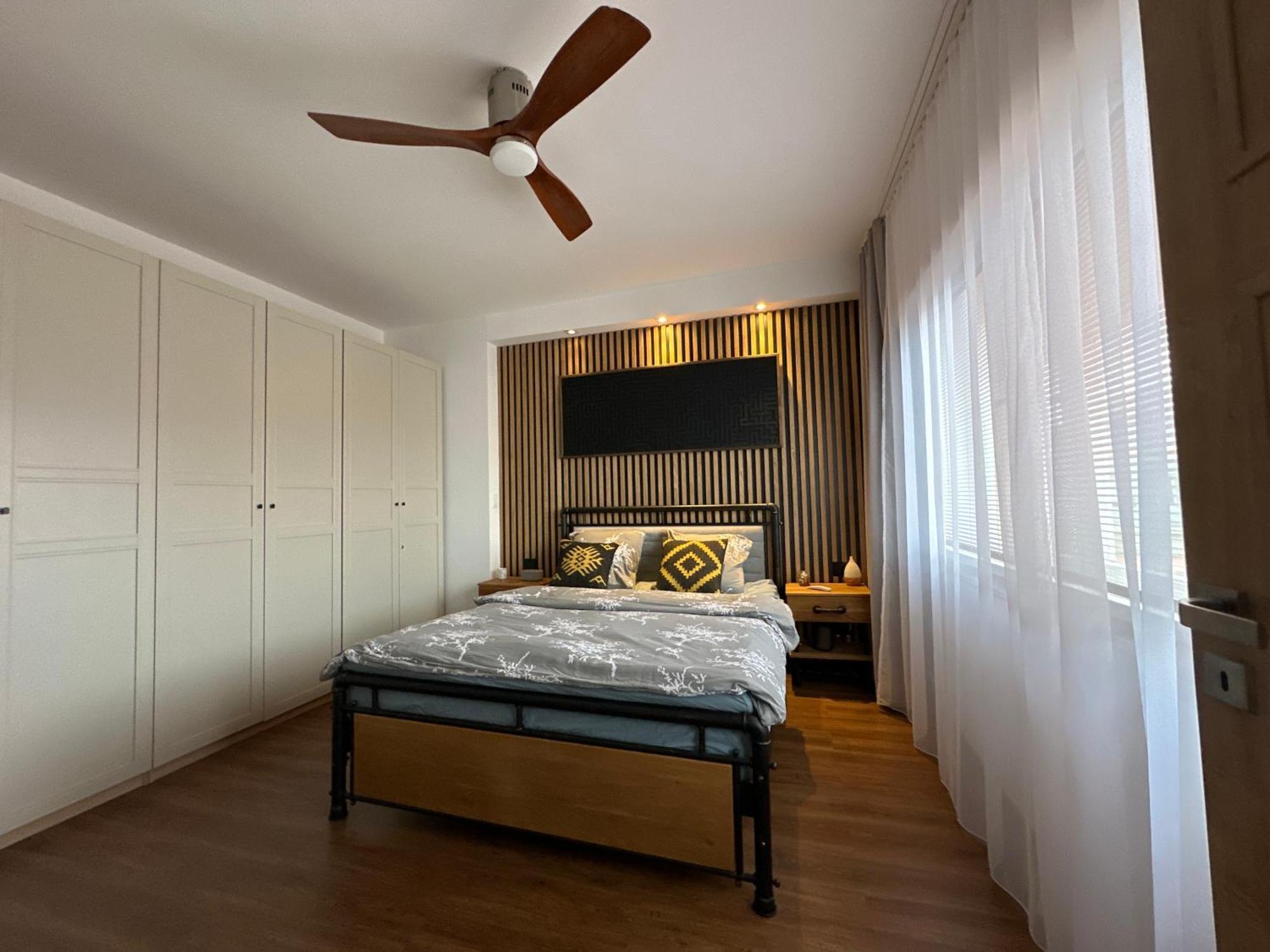 Andel Apartment With Terrace Praag Buitenkant foto