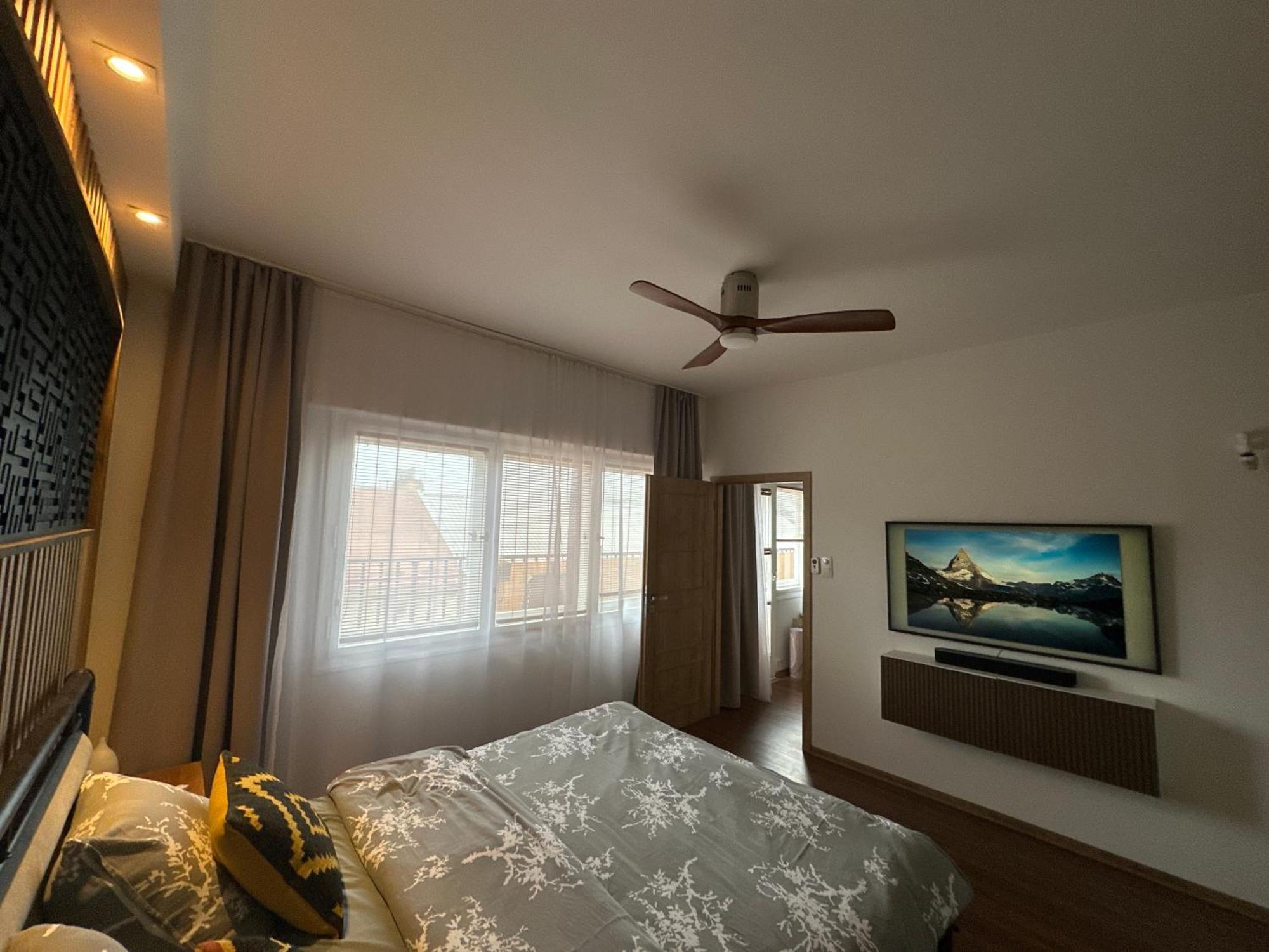 Andel Apartment With Terrace Praag Buitenkant foto